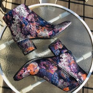 Zigi Soho Nydia Multi Brocade Textile Booties Sz 9